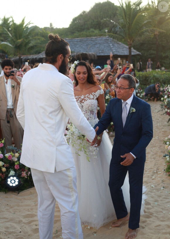 Exclusif - Joakim Noah, Lais Ribeiro et son père José Ribeiro de Oliveira Filho - Joakim Noah et Lais Ribeiro se sont mariés devant leurs amis et leur famille sur la plage de Trancoso au Brésil le 13 juillet 2022.