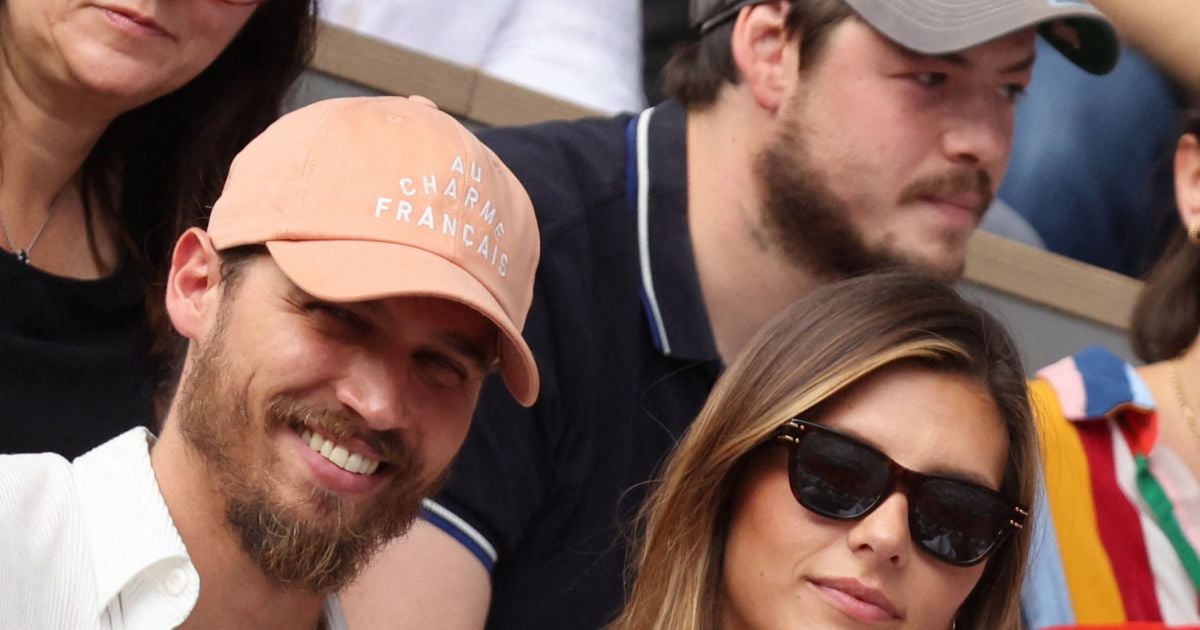 Théo Fleury et sa compagne Camille Cerf, Miss France 2015 en tribune