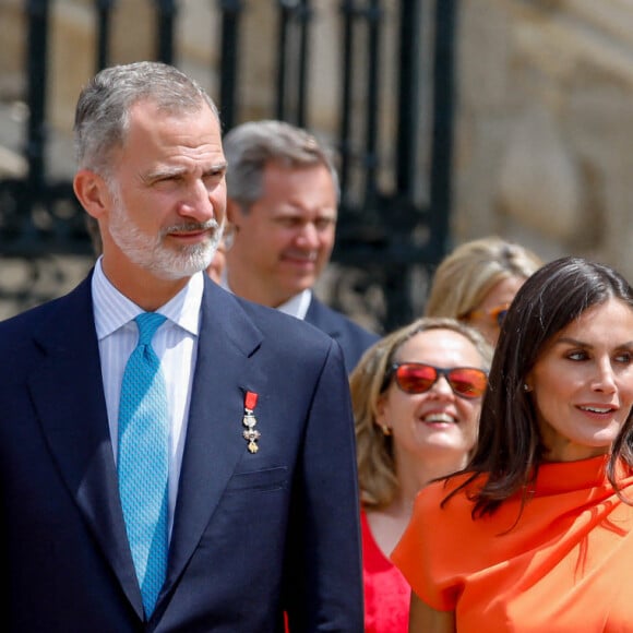 Le roi Felipe VI et la reine Letizia d'Espagne, accompagnés de la princesse Leonor et de l'infante Sofia, assistent à l'offrande nationale à l'apôtre Saint-Jacques à Saint-Jacques-de-Compostelle, le 25 juillet 2022. Chaque année, le 25 juillet, le jour de la Galice et de la fête de Saint-Jacques l'Apôtre sont célébrés dans de nombreuses villes espagnoles. Les festivités de l'Apôtre 2022, qui s'étalent sur 11 jours de festivités, du jeudi 21 juillet au dimanche 31 juillet, sont déclarées d'Intérêt Touristique International et se déroulent en l'honneur de l'Apôtre Saint Jacques. L'édition 2022 est marquée comme la première en deux ans sans restrictions à cause de l'épidémie de coronavirus (Covid-19). 