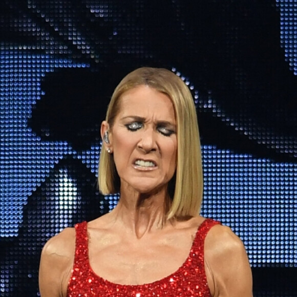 Céline Dion en concert à l'American Airlines Arena dans le cadre de sa tournée "Courage World Tour" à Miami, le 17 janvier 2020. Céline Dion a rendu hommage à sa mère Thérèse Dion décédée le jour même. 