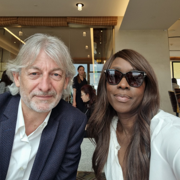 Gilles Verdez en vacances avec sa compagne Fatou - Twitter