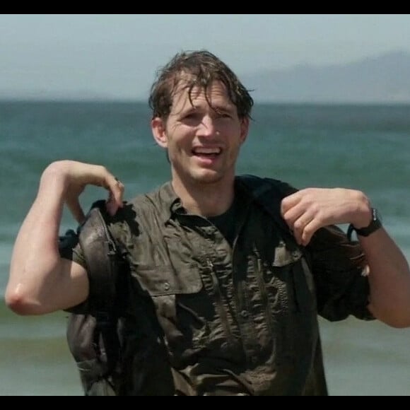 Ashton Kutcher dans l'émission "Running Wild" avec Bear Grylls. 