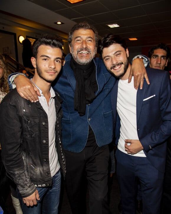 Info du 06/08/2022 - Daniel Levi est décédé des suites d'un cancer - Exclusif - Daniel Levi et ses fils Rephaël et Abel - Backstage du spectacle "Daniel Levi & Friends" à l'Olympia à Paris le 6 juin 2019. © Pierre Perusseau/Bestimage