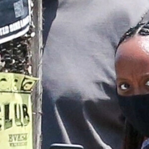 Angelina Jolie et sa fille Zahara sortent pour acheter une tente de jeu HABA à Los Feliz, Los Angeles, Californie, Etats-Unis, le 10 juillet 2021.