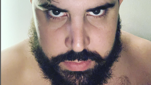 Artus chute en maillot de bain : l'immense fail de l'humoriste sur son lieu de vacances