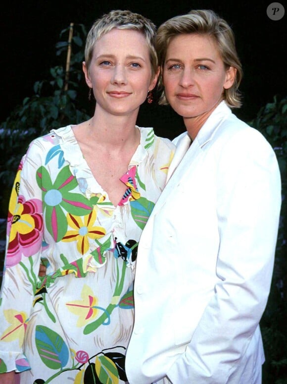 Ellen deGeneres et Anne Heche à la soirée "Blockbuster Awards" de Los Angeles, le 26 mai 1999