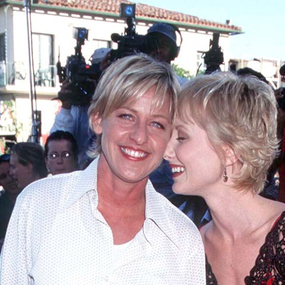 Ellen DeGenes et Anne Heche lors de la première du film "Contact" à Los Angeles le 1er juillet 1997