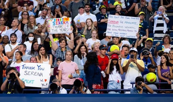 Serena Williams émue après le dernier match de sa carrière lors du "National Bank Open" à Montréal au Canada, le 10 août 2022. © Rob Prange/AFP7 via Zuma Press/Bestimage