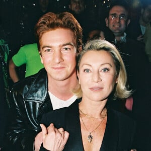 Ludovic Chancel avec sa mère Sheila au Queen à Paris