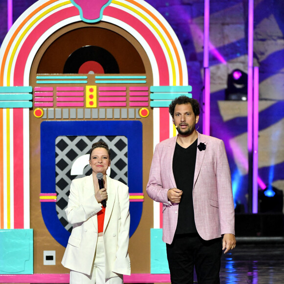 Exclusif - Anne Sila et Eric Antoine durant l'enregistrement de l'émission de télévision "La Grande Battle Musicale", dans le théâtre antique d'Orange, diffusée le 18 août sur M6. Le 16 mai 2022. © Bruno Bebert / Bestimage