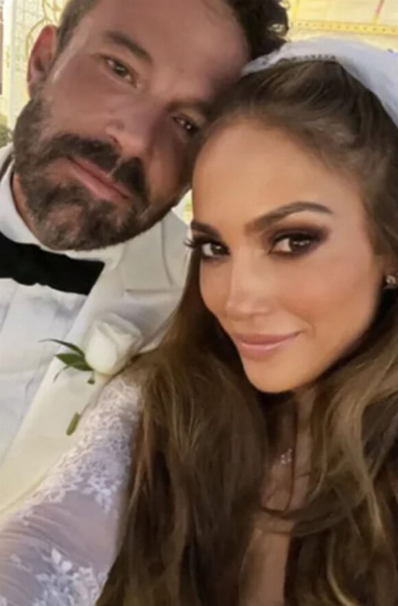 Jennifer Lopez poste la préparation de son mariage avec Ben Affleck sur ses réseaux sociaux. Jennifer et Ben se sont mariés à la "A Little White Chapel" à Las Vegas le 16 juillet 2022. 