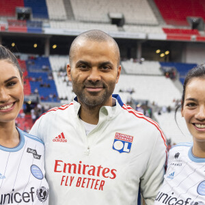 Alizé Lim, Tony Parker et Diane Leyre lors du match de football caritatif "Le match des héros UNICEF" entre l'OL Légendes et la team Unicef en faveur de l'association Aide Médicale & Caritative France-Ukraine (AMC France-Ukraine) au Groupama Stadium à Lyon, France, le 10 mai 2022. © Pierre Perusseau/Bestimage 