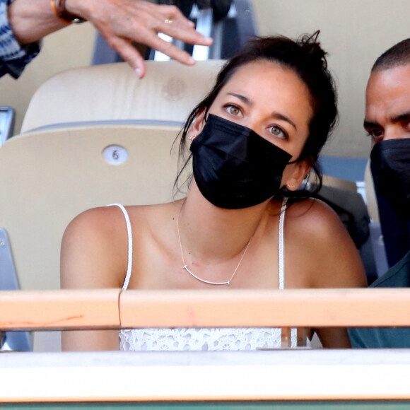 Alizé Lim et son compagnon Tony Parker dans les tribunes des Internationaux de France de Roland Garros à Paris le 11 juin 2021. © Dominique Jacovides / Bestimage 