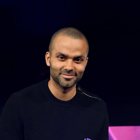 Tony Parker avec son prix participe à la cérémonie des Games Shakers Awards lors de la 7ème édition d'Esports Bar au Palais des Festivals de Cannes, France, le 11 février 2020. © Bruno Bebert/Bestimage