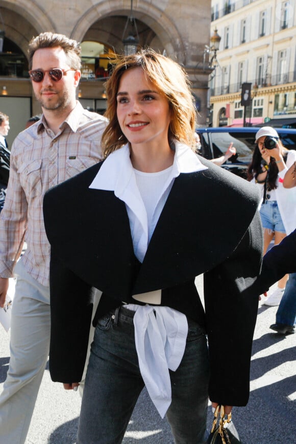 Emma Watson - Arrivées au défilé de mode Haute-Couture automne-hiver 2022-2023 "Schiaparelli" à Paris. Le 4 juillet 2022 © Veeren-Christophe Clovis / Bestimage 