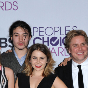 Emma Watson, Mae Whitman, Johnny Simmons - Soiree des 'People Choice Awards' a Los Angeles le 9 janvier 2013. 