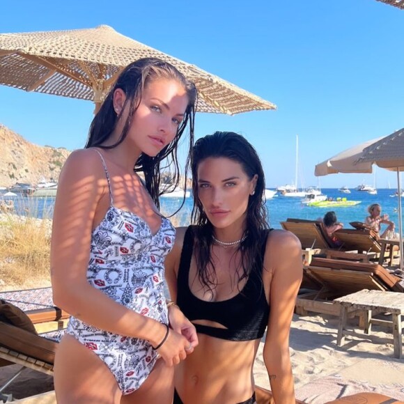 Thylane Blondeau et sa demi-soeur Allison.