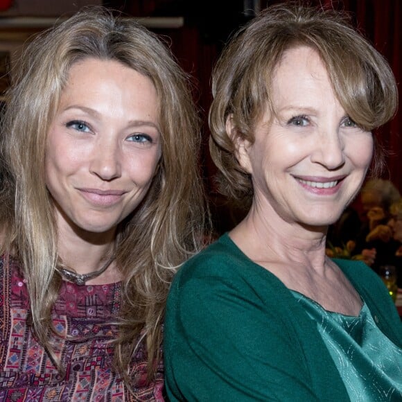 Laura Smet et sa mère Nathalie Baye à La Chope des Puces, restaurant mythique de Marcel Campion à Saint-Ouen. Le 30 avril 2018. © Cyril Moreau / Bestimage