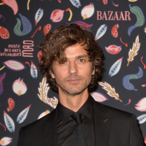 Semi Exclusif - David Jarre au photocall de la soirée Harper's Bazaar au Musée Des Arts Décoratifs à Paris le 26 février 2020 en marge de la fashion week prêt-à-porter automne-hiver 2020/2021 © Veeren Ramsamy / Bestimage