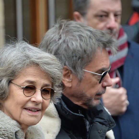 Jean-Michel Jarre et Charlotte Rampling - Sorties des obsèques de Henry Chapier en l'église Notre-Dame des Champs à Paris le 4 février 2019.