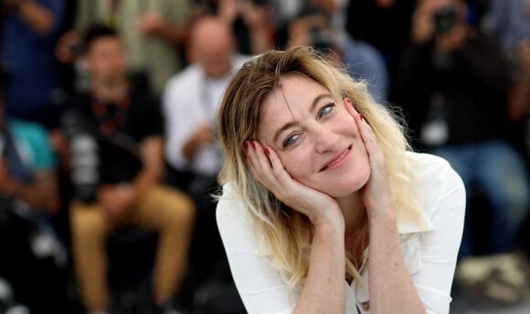 Valeria Bruni-Tedeschi au photocall de "Les amandiers" lors du 75ème Festival International du Film de Cannes © Dominique Jacovides/Bestimage 