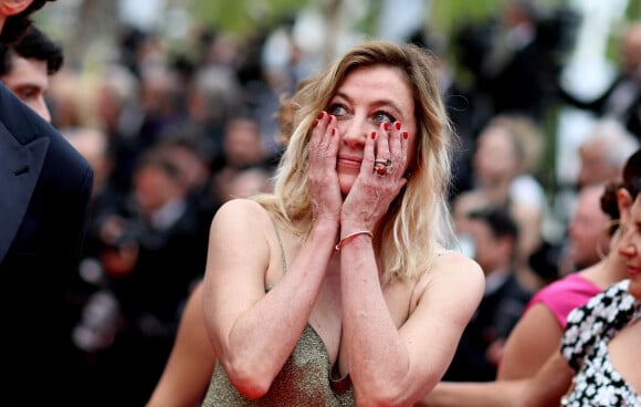 Valeria Bruni-Tedeschi - Montée des marches du film " Les Amandiers " lors du 75ème Festival International du Film de Cannes. Le 22 mai 2022 © Dominique Jacovides / Bestimage 