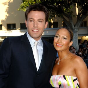 Ben Affleck et Jennifer Lopez au "Regency Village Theater" à Los Angeles, le 9 février 2003. 