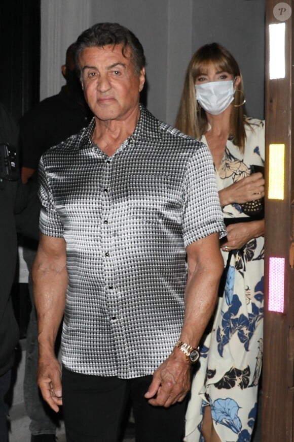 Sylvester Stallone et sa femme Jennifer Flavin à la sortie du restaurant Craig's à West Hollywood, Los Angeles, le 1er juin 2021. 