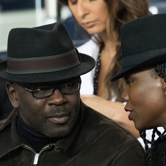 Lilian Thuram et sa compagne Kareen Guiock. Lilian Thuram regarde son fils Marcus (évoluant au poste d'attaquant à l'En Avant de Guingamp) - Célébrités dans les tribunes du parc des princes lors du match de football de ligue 1, le Paris Saint-Germain (PSG) contre En Avant de Guingamp (EAG) à Paris, France, le 29 avril 2018. Paris et Guingamp ont fait match nul 2 - 2. © Cyril Moreau/Bestimage
