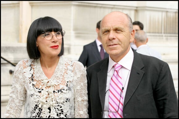 Chantal Thomass et son mari au mariage de Mimie Mathy en la mairie de Neuilly Sur Seine. © Guillaume Gaffiot / Bestimage