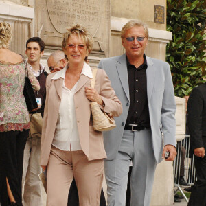 Alice Dona et Laurent Boyer en 2005 à Paris - Mariage de Mimie Mathy et Benoist Gérard à Paris