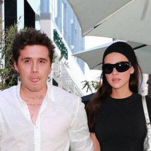 Brooklyn Beckham et sa femme Nicola Peltz arrivent au restaurant Avra à Beverly Hills le 21 août 2022. 
