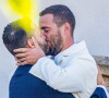 Simon Porte Jacquemus embrasse son mari Marco Maestri - Mariage de Simon Porte Jacquemus et Marco Maestri à Charleval, France