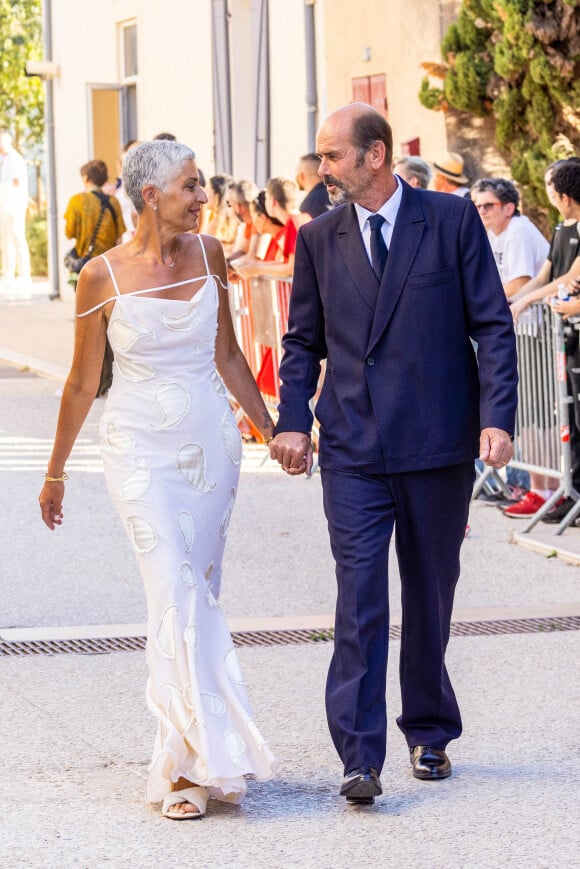 La mère de Marco Maestri, Cathy - Mariage de Simon Porte Jacquemus et Marco Maestri à Charleval, France, le 27 août 2022. 