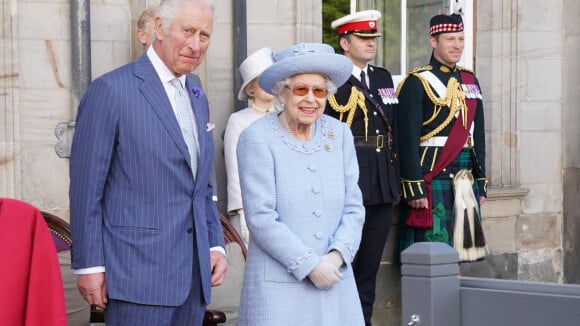 Prince Charles très inquiet pour la reine : Il se rend "quotidiennement" à son chevet