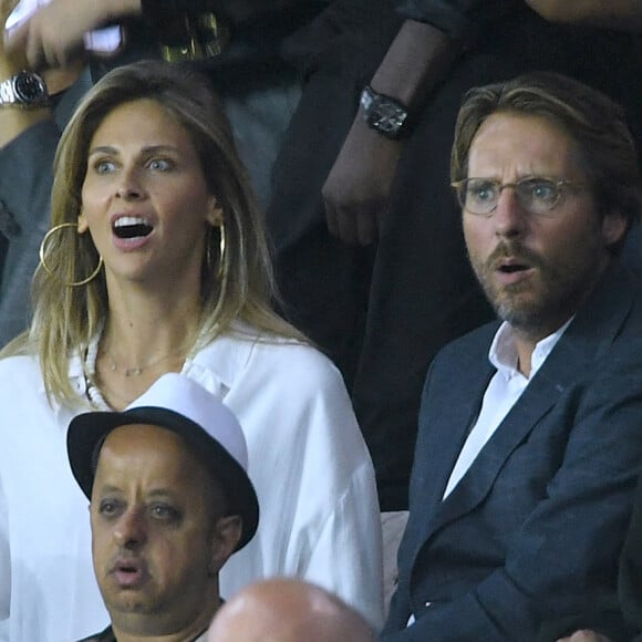 Ophélie Meunier et son mari Mathieu Vergne accompagné de son fils, Booder - Match de football en ligue 1 Uber Eats entre le PSG et Monaco au Parc des Princes à Paris. © Giancarlo Gorassini/Bestimage