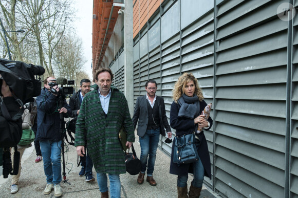 Jean-Baptiste Alary, Emmanuelle Franck et Alexandre Martin sont les avocats de Cédric Jubillar, accusé du meurtre de sa femme Delphine : ils sont au tribunal de Toulouse le 11 février 2022