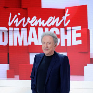 Exclusif - Michel Drucker - Enregistrement de l'émission "Vivement dimanche" au studio Gabriel, présentée par M.Drucker, diffusée sur France 3 le 4 septembre 2022. © Guillaume Gaffiot / Bestimage