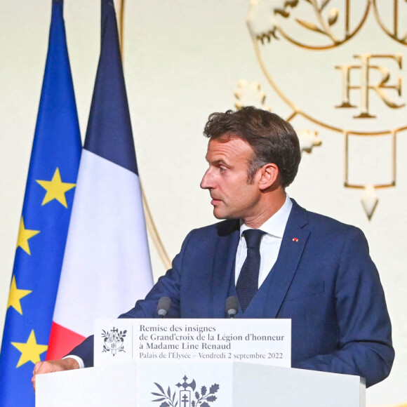 Line Renaud décorée par Emmanuel Macron de la Grand-Croix de la Légion d'honneur lors d'une cérémonie au palais de l'Elysée à Paris, le 2 septembre 2022. © Coadic Guirec/Bestimage