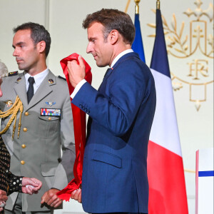 Line Renaud décorée par Emmanuel Macron de la Grand-Croix de la Légion d'honneur lors d'une cérémonie au palais de l'Elysée à Paris, le 2 septembre 2022. © Coadic Guirec/Bestimage