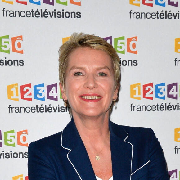 Élise Lucet lors du photocall de la présentation de la nouvelle dynamique 2017-2018 de France Télévisions. Paris, le 5 juillet 2017