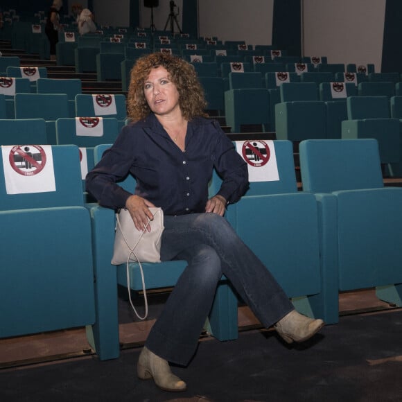 Info - Natacha Amal a changé physiquement avant-après - Natacha Amal au festival "Les Hérault du Cinéma et de la télévision" au Cap d'Agde, le 22 septembre 2020. © Sandrine Thesillat/Panoramic/Bestimage 