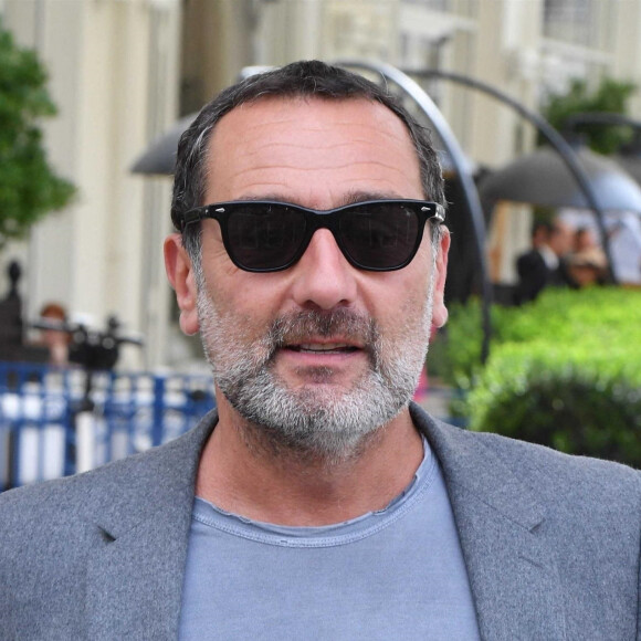 Gilles Lellouche arrive à l'hôtel "Martinez" lors du 75ème Festival International du Film de Cannes, France, le 23 mai 2022. 