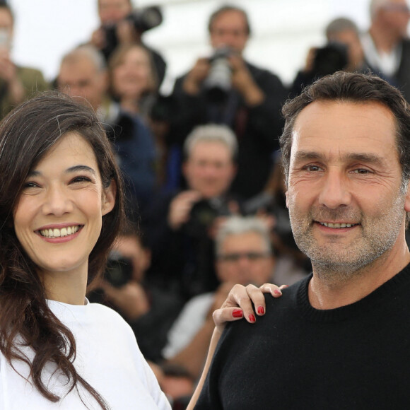 Mélanie Doutey et Gilles Lellouche - Photocall du film "Le grand bain" au 71ème Festival International du Film de Cannes, le 13 mai 2018. © Borde / Jacovides / Moreau / Bestimage.