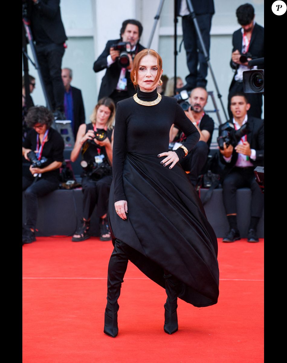 Isabelle Huppert - Red Carpet du film "Argentina, 1985" lors de la 79ème édition du festival international du film de Venise, la Mostra le 3 septembre 2022.