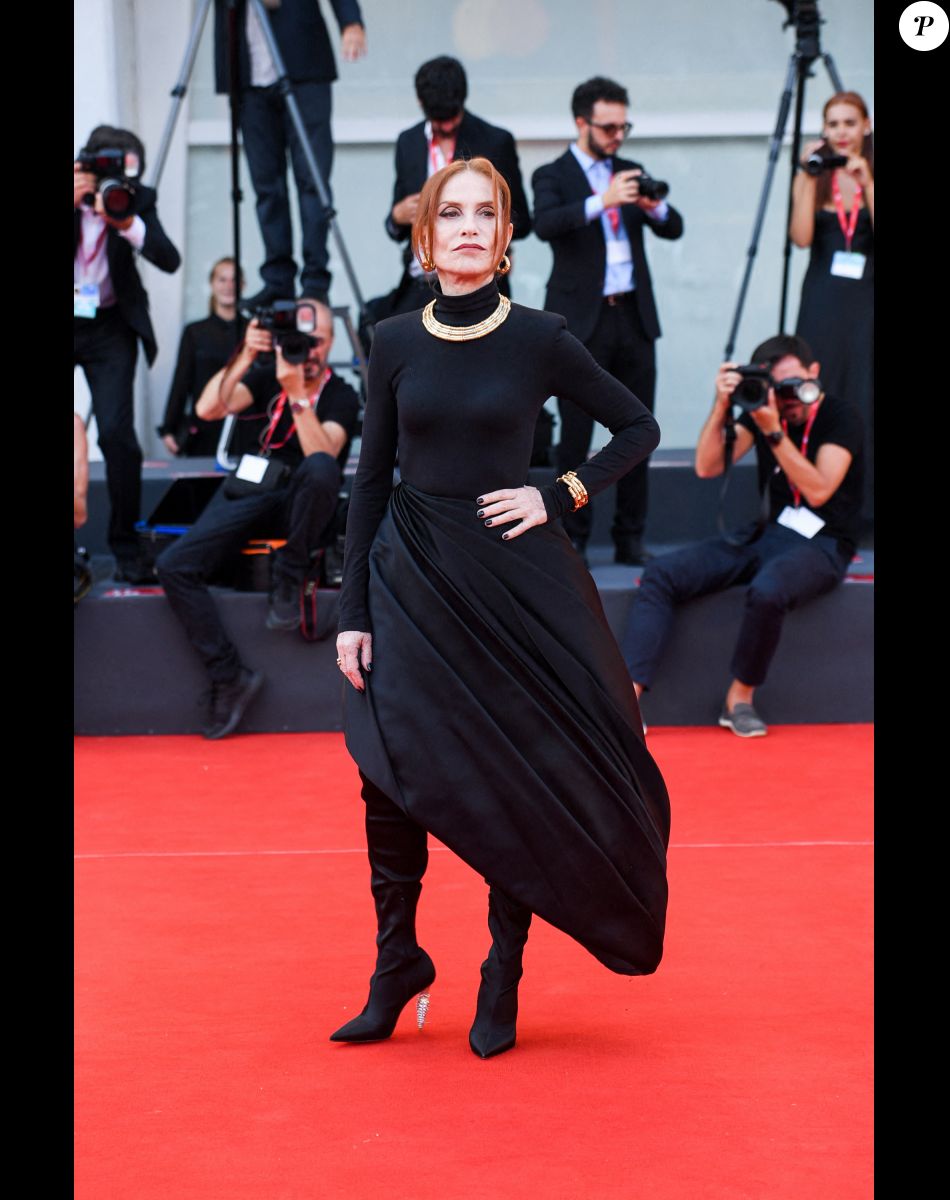 Isabelle Huppert - Red Carpet du film "Argentina, 1985" lors de la 79ème édition du festival international du film de Venise, la Mostra le 3 septembre 2022.