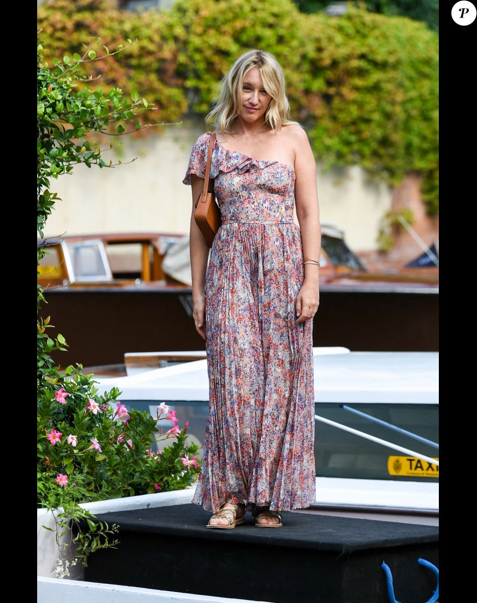 Ludivine Sagnier - Les célébrités arrivant sur le ponton de l'hôtel Excelsior lors de la 79ème édition du festival international du film de Venise (La Mostra), Italie, le 3 septembre 2022