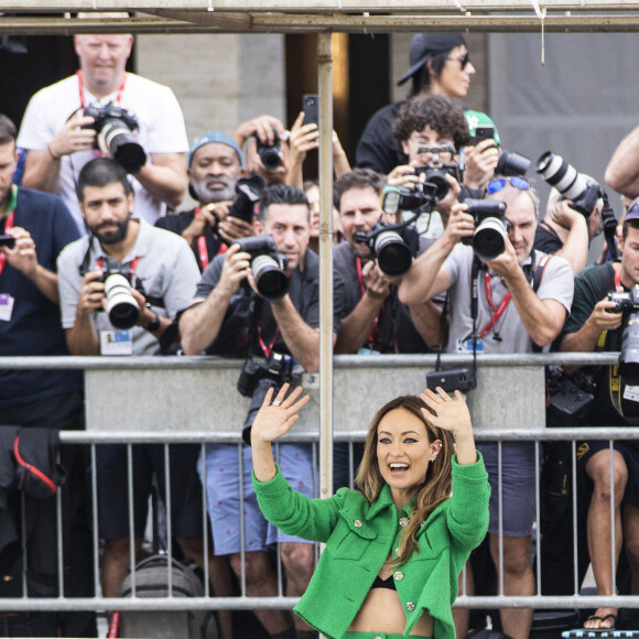 Olivia Wilde arrive en bateau-taxi au 78ème Festival International du Film de Venise (Mostra), le 5 septembre 2022.