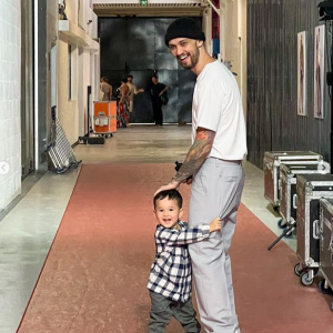 Billy Crawford soutenu par sa femme Coleen et leur fils Amari dans les coulisses de "Danse avec les stars". Instagram.