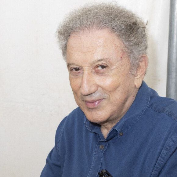 Exclusif - Michel Drucker - Festival des Livres et des Artistes organisé par l'association "Lecture pour Tous" engagée dans la lutte contre l'illettrisme au Mail Branly à Paris le2 juillet 2022. © Pierre Perusseau/ Jack Tribeca / Bestimage 